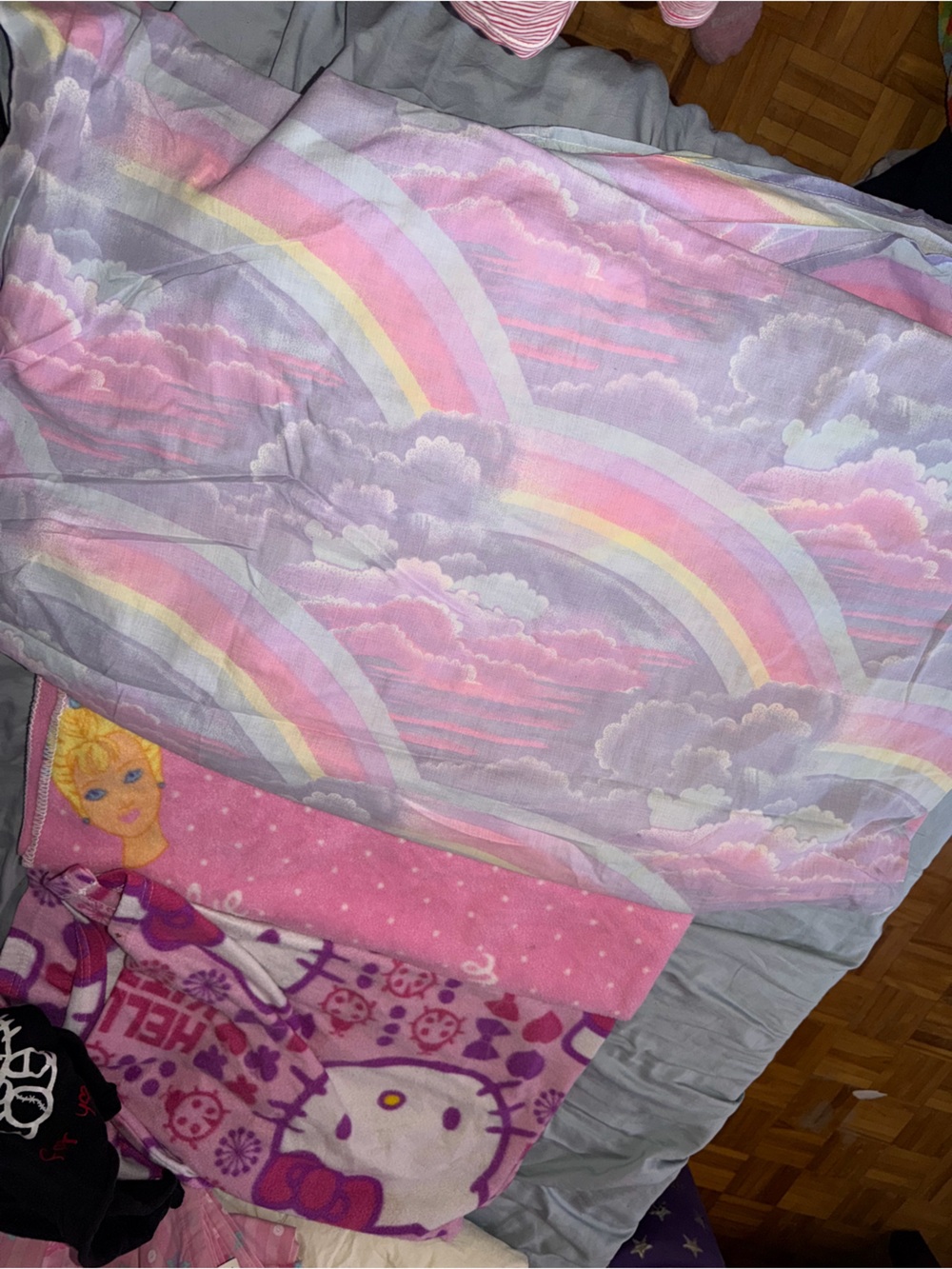 Hologram like Pastel Rainbow Cloud Print full bed sheet